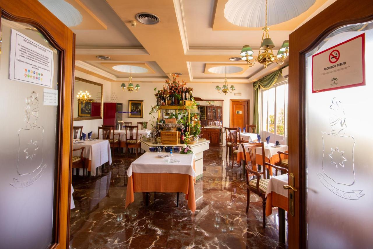 Hotel Hidalgo Martos Bagian luar foto