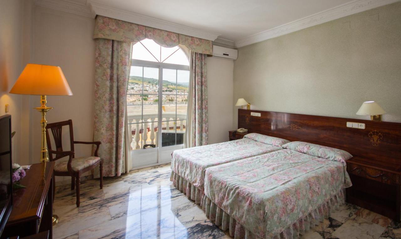 Hotel Hidalgo Martos Bagian luar foto