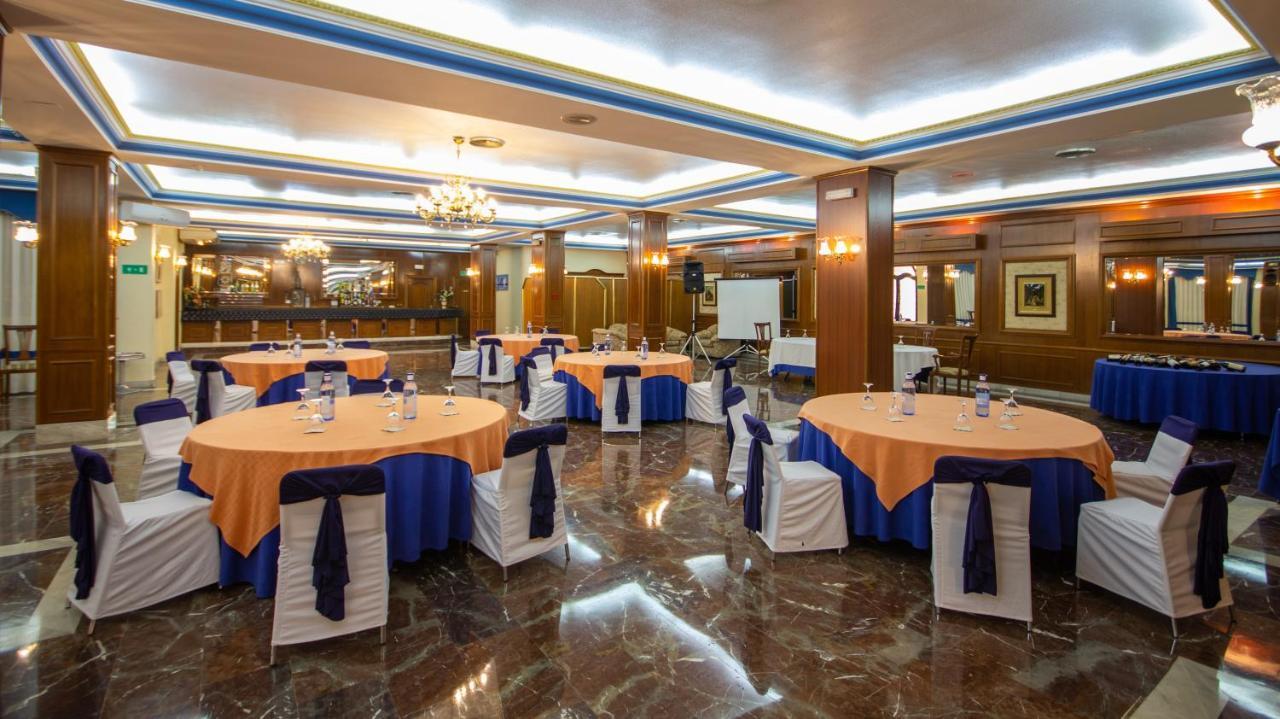 Hotel Hidalgo Martos Bagian luar foto