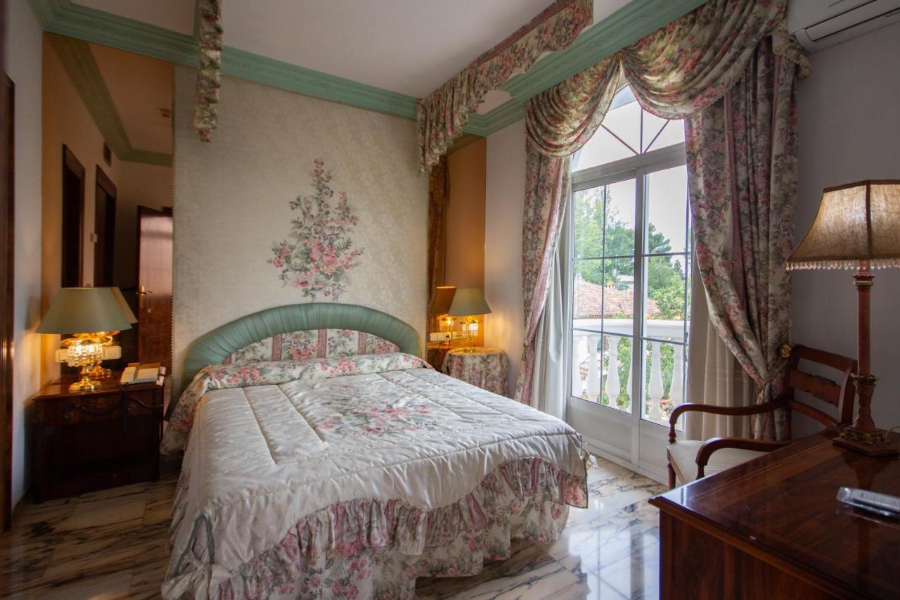 Hotel Hidalgo Martos Bagian luar foto